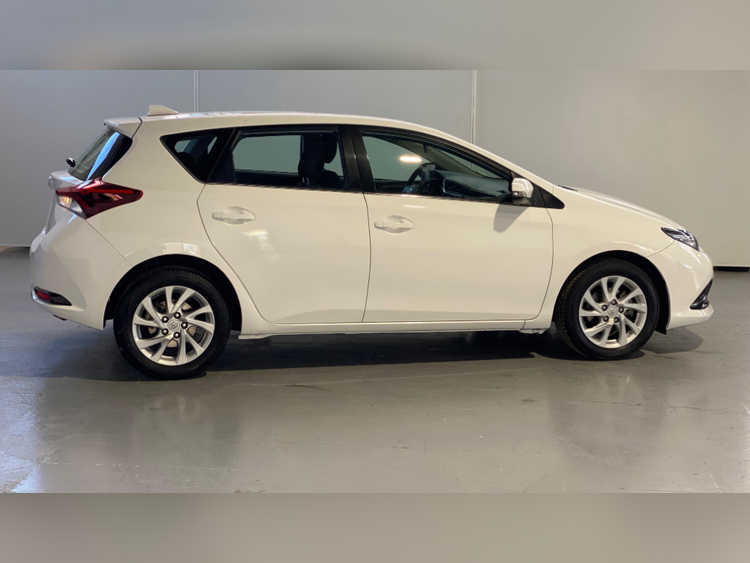 Toyota Auris Hybrid Active foto miniatura