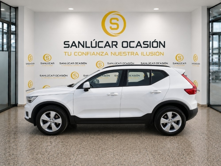 Volvo XC40 Essential 2WD foto miniatura
